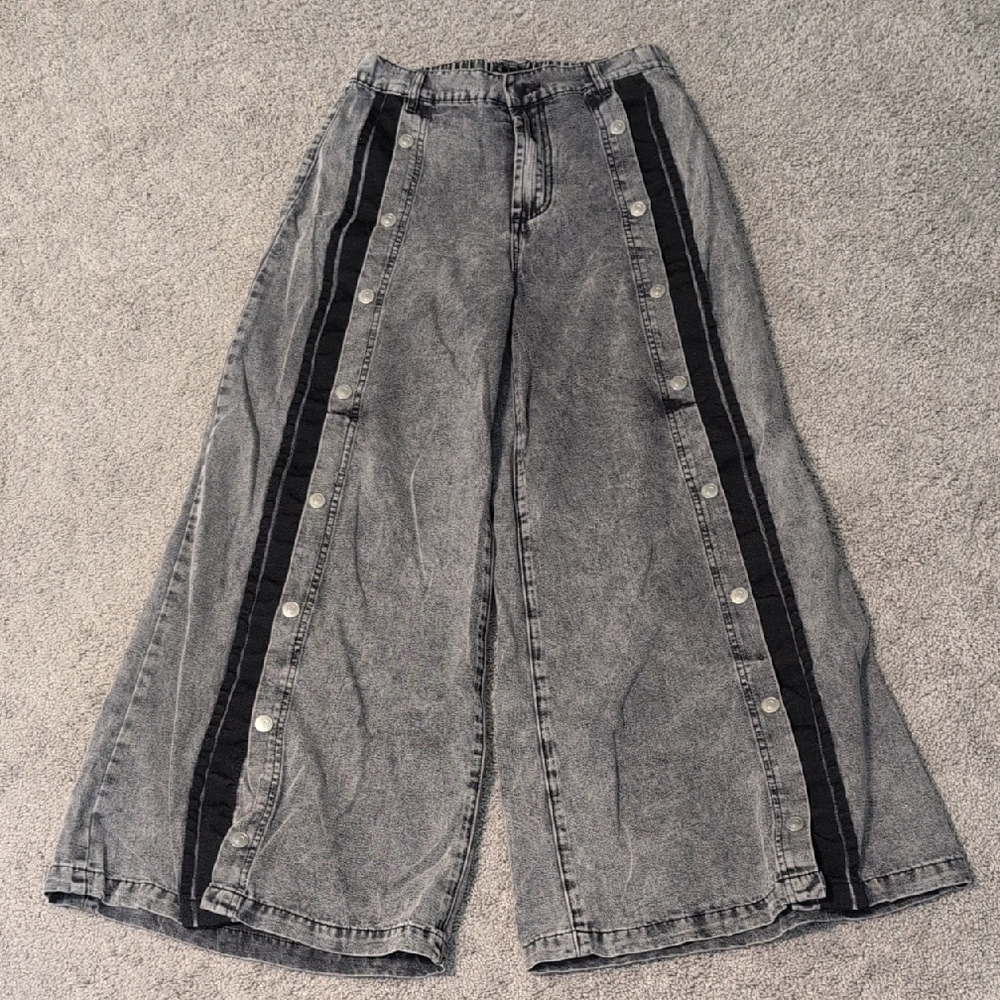 Fashion Nova Gray and Black Flare Jeans